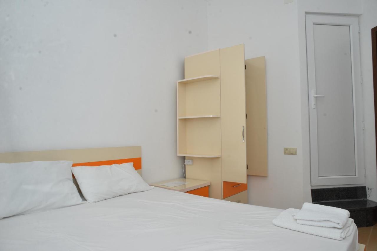 Orange Home Hotel Батуми Экстерьер фото