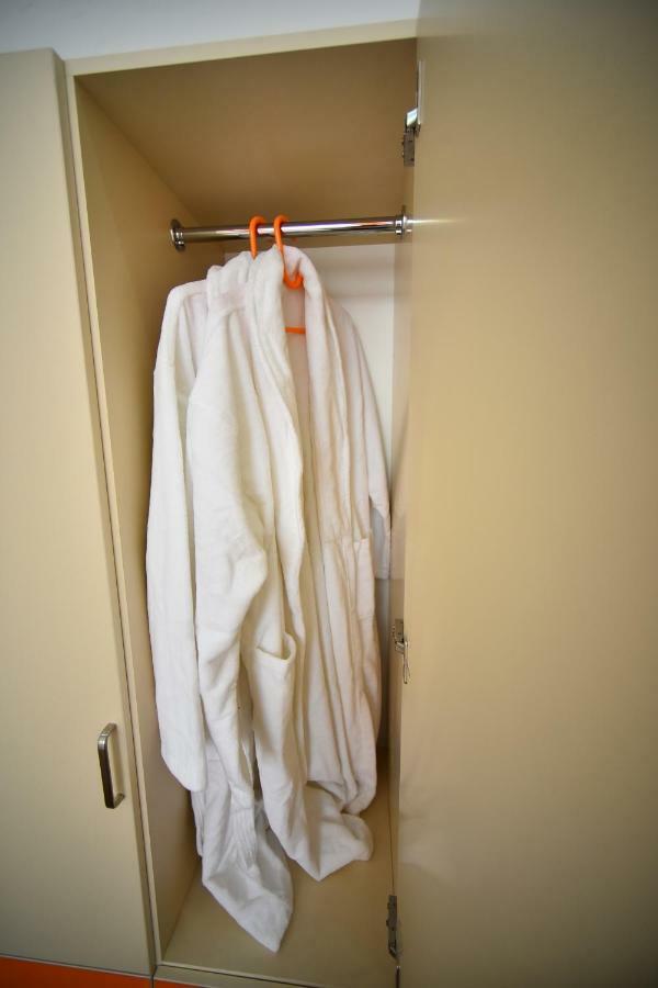 Orange Home Hotel Батуми Экстерьер фото