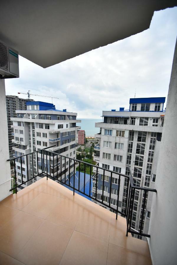 Orange Home Hotel Батуми Экстерьер фото
