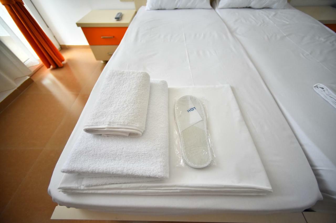 Orange Home Hotel Батуми Экстерьер фото