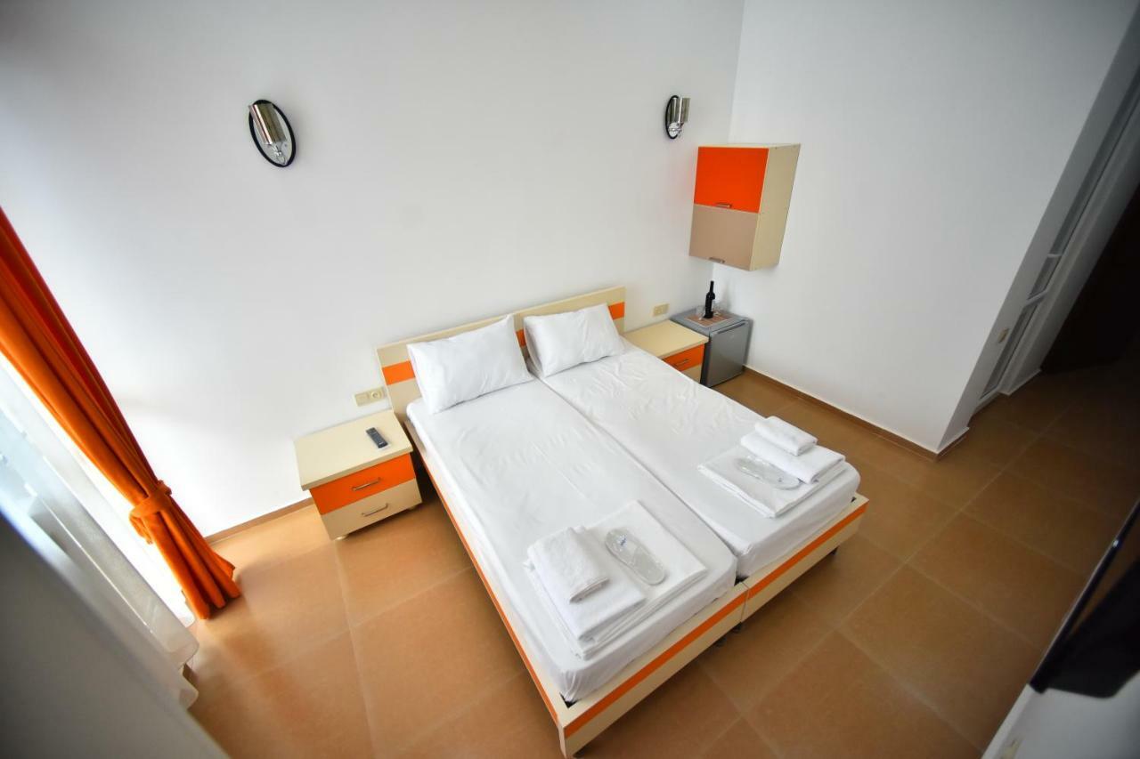 Orange Home Hotel Батуми Экстерьер фото