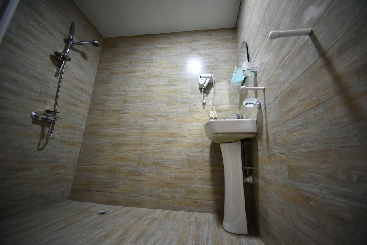 Orange Home Hotel Батуми Экстерьер фото
