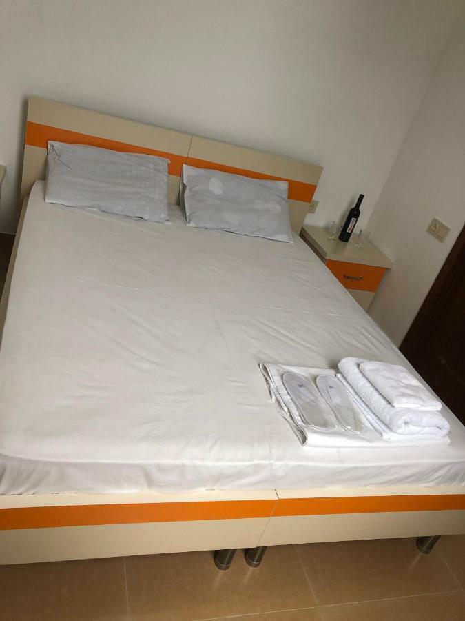 Orange Home Hotel Батуми Экстерьер фото